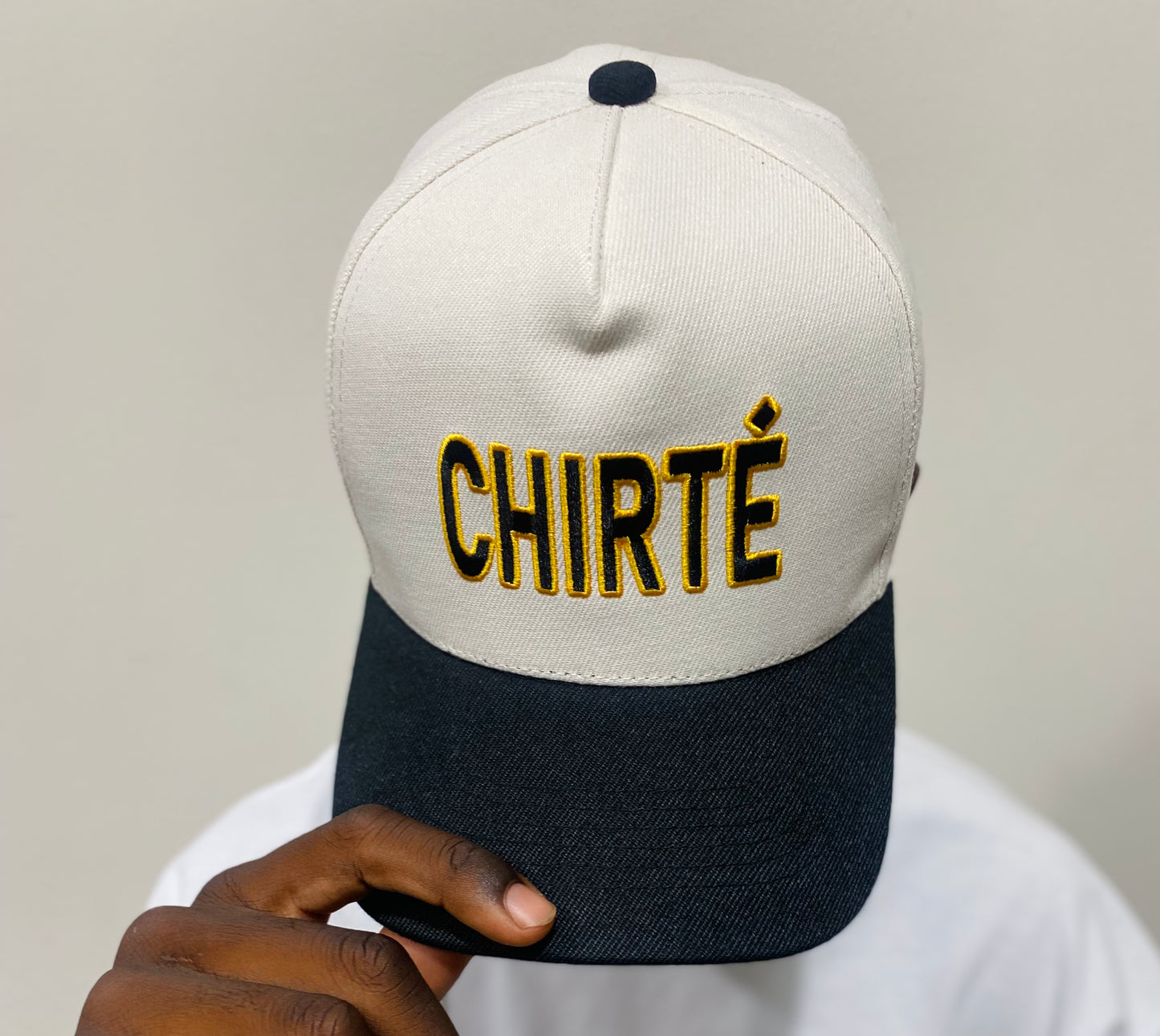 Chirté black hat